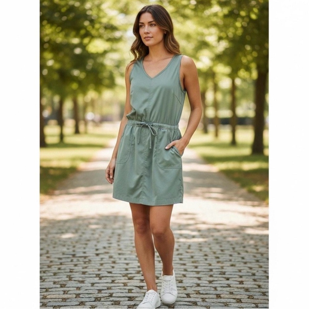 The North Face Olive Green Mini Dress with pockets and built in shorts size M